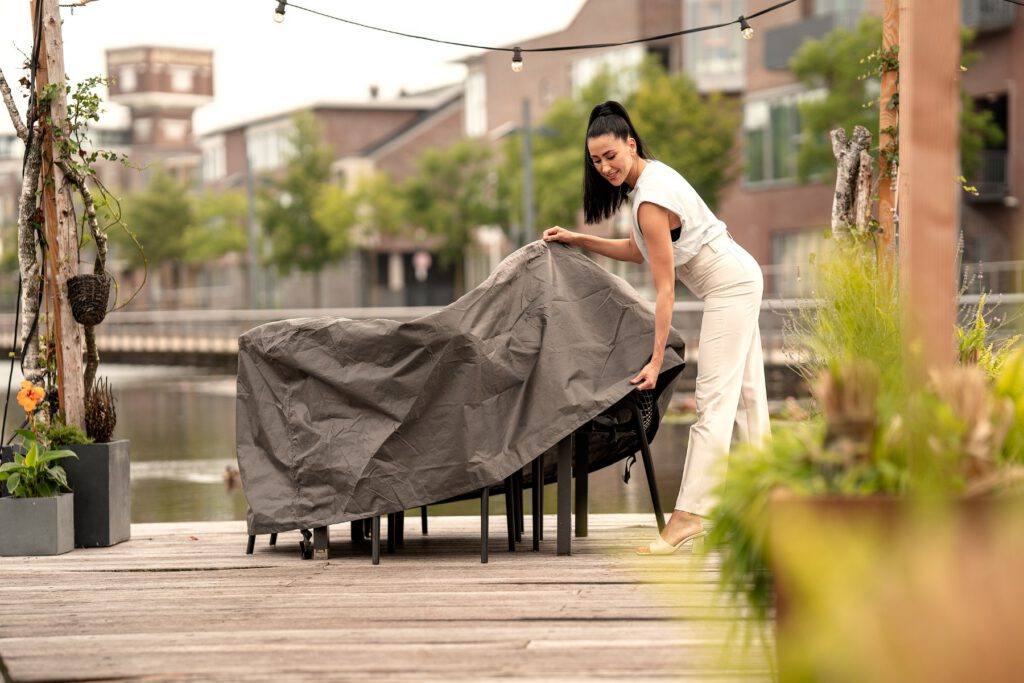 Premium beschermhoes rond geschikt voor tafel tot Ø 200 cm (met stoelen) — afbeelding 3