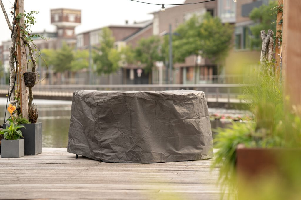 Premium beschermhoes rond geschikt voor tafel tot Ø 150 cm (met stoelen) — afbeelding 1